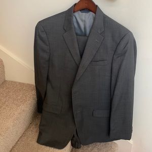 Tommy Hilfiger. 40R jacket with 34x30 slacks